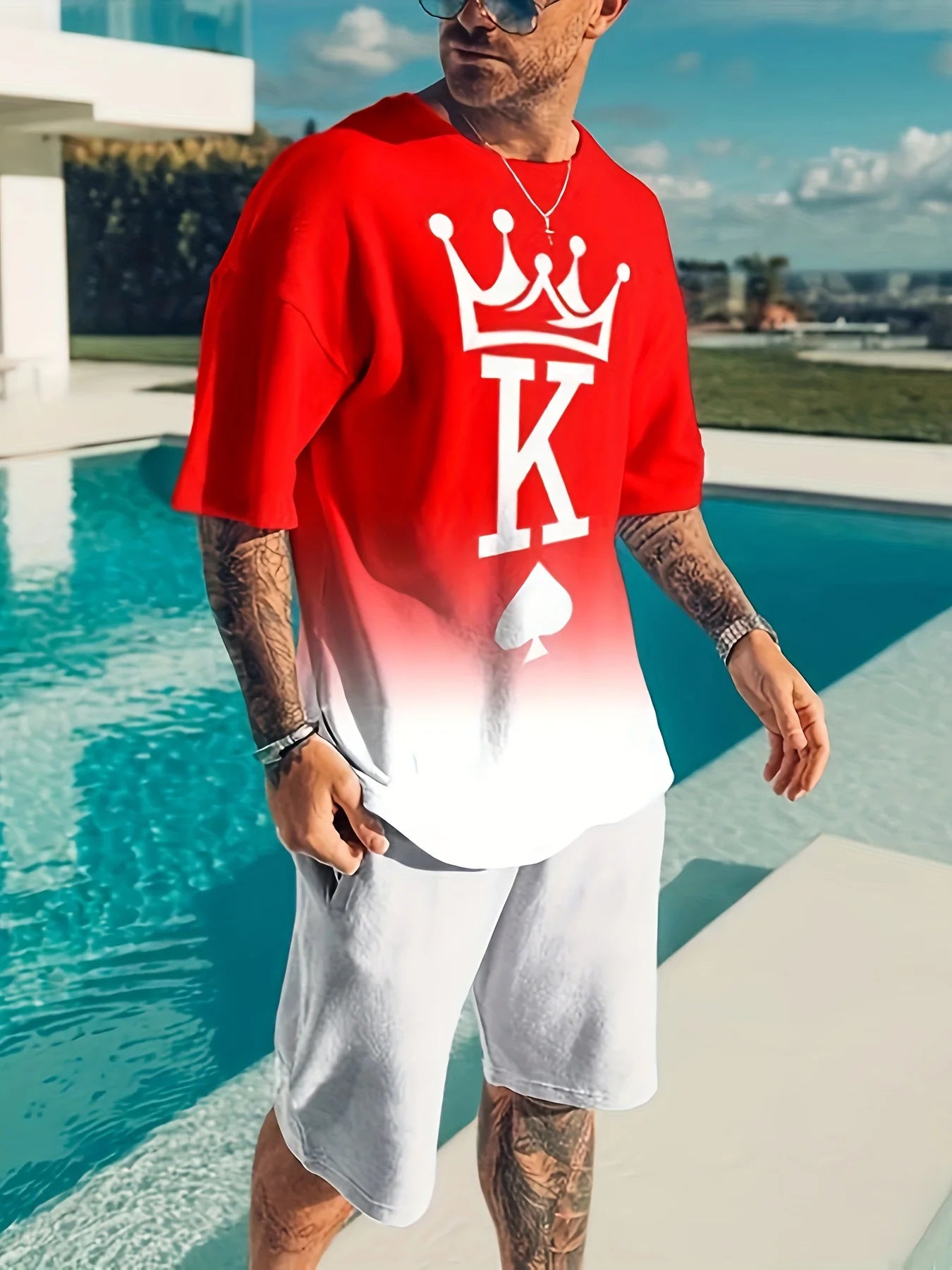 round neck short-sleeved tee-shirt and shorts